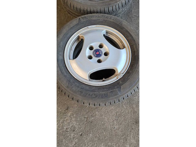 Jante en aluminium avec pneu (4x) - afbeelding 10 van  11