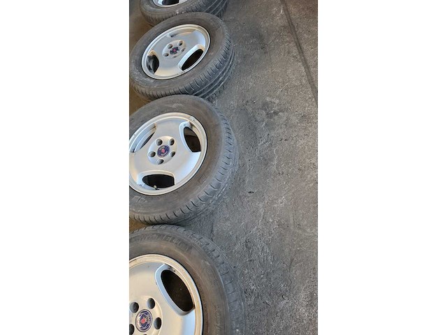 Jante en aluminium avec pneu (4x) - afbeelding 4 van  11