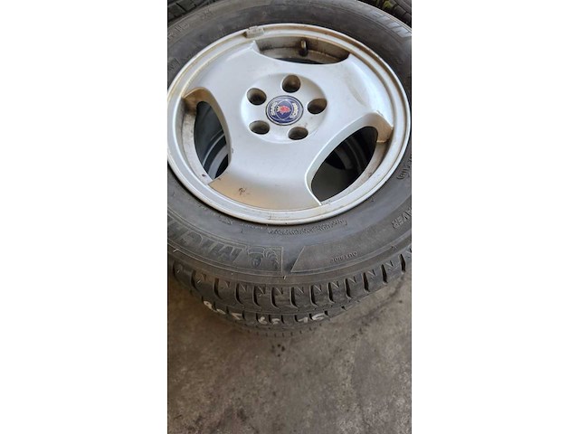 Jante en aluminium avec pneu (4x) - afbeelding 6 van  11