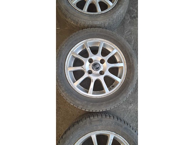 Jante en aluminium avec pneu (4x) - afbeelding 11 van  11