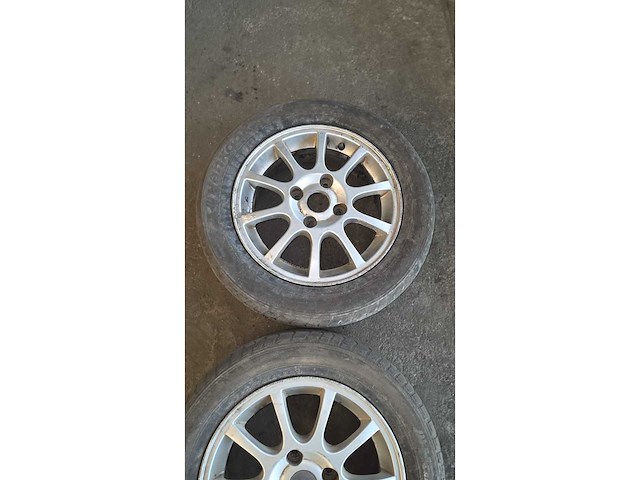 Jante en aluminium avec pneu (4x) - afbeelding 5 van  11