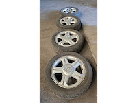 Jante en aluminium avec pneu (4x) - afbeelding 1 van  8