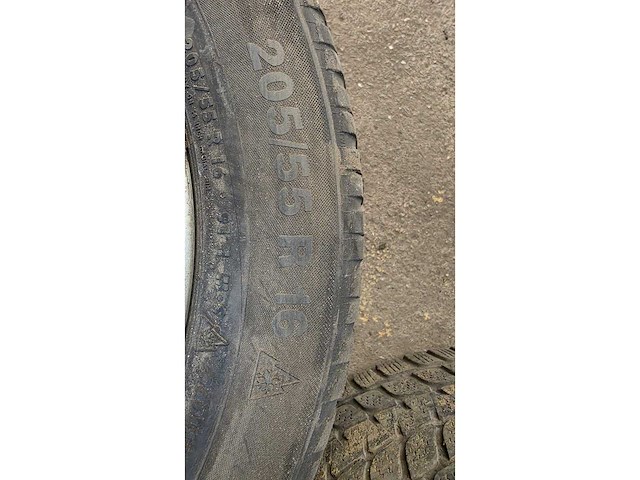 Jante en aluminium avec pneu (4x) - afbeelding 6 van  8