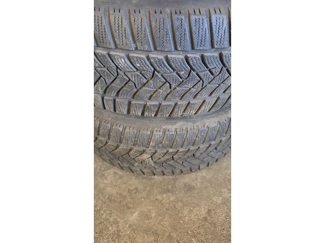 Jante en aluminium avec pneu (4x) - afbeelding 5 van  6
