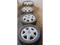 Jante en aluminium avec pneu (4x) - afbeelding 1 van  13