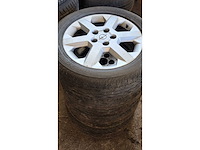 Jante en aluminium avec pneu (4x) - afbeelding 11 van  11