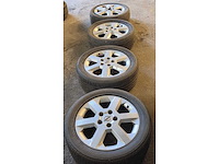 Jante en aluminium avec pneu (4x) - afbeelding 1 van  11
