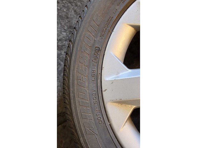 Jante en aluminium avec pneu (4x) - afbeelding 3 van  11