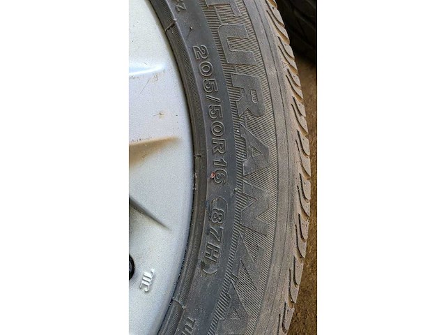 Jante en aluminium avec pneu (4x) - afbeelding 4 van  11