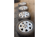 Jante en aluminium avec pneu (4x) - afbeelding 1 van  8