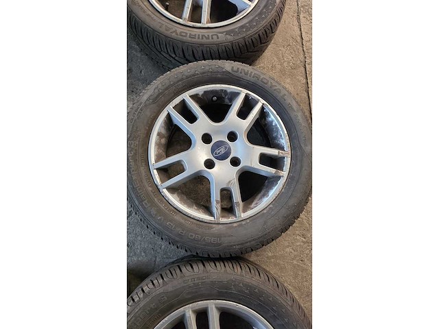 Jante en aluminium avec pneu (4x) - afbeelding 14 van  14