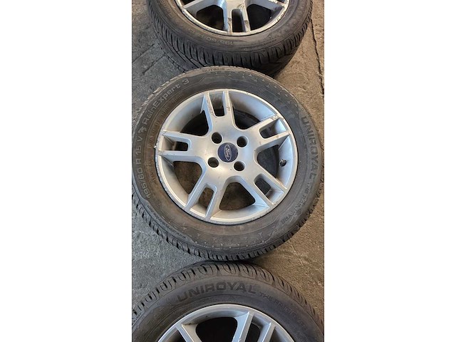 Jante en aluminium avec pneu (4x) - afbeelding 8 van  14