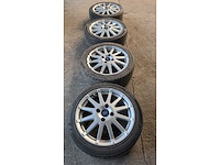 Jante en aluminium avec pneu (4x) - afbeelding 1 van  10