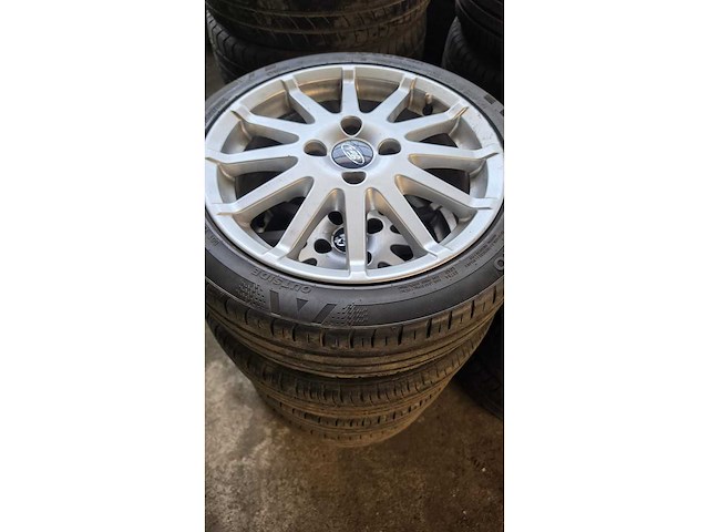 Jante en aluminium avec pneu (4x) - afbeelding 3 van  10