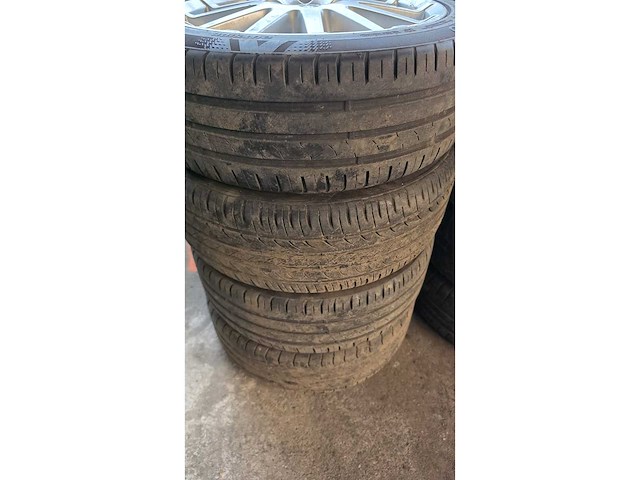 Jante en aluminium avec pneu (4x) - afbeelding 4 van  10