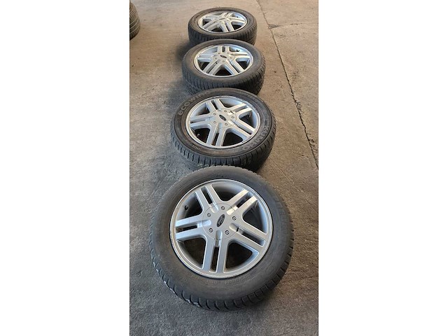 Jante en aluminium avec pneu (4x) - afbeelding 9 van  10