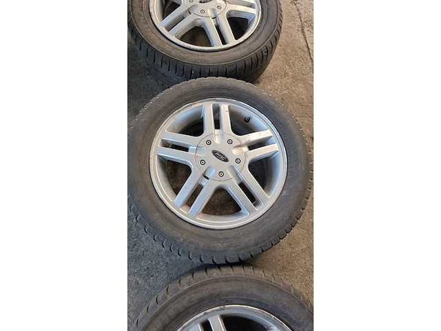 Jante en aluminium avec pneu (4x) - afbeelding 10 van  10