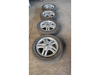 Jante en aluminium avec pneu (4x) - afbeelding 1 van  10