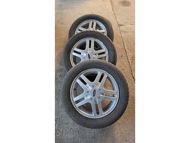 Jante en aluminium avec pneu (4x) - afbeelding 6 van  10
