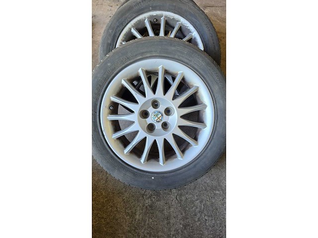 Jante en aluminium avec pneu (4x) - afbeelding 4 van  12
