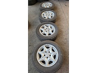Jante en aluminium avec pneu (4x) - afbeelding 1 van  10