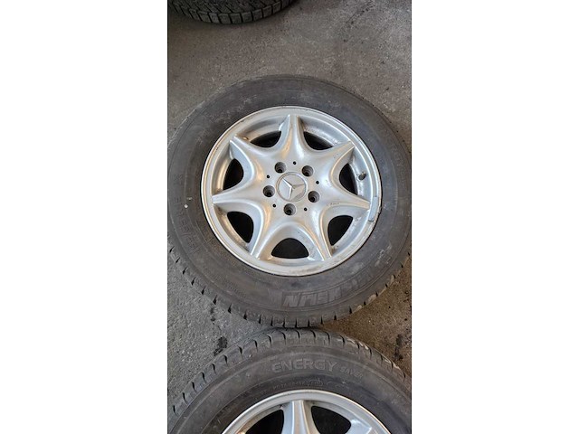 Jante en aluminium avec pneu (4x) - afbeelding 5 van  10