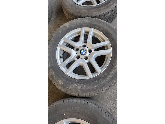 Jante en aluminium avec pneu (5x) - afbeelding 4 van  10
