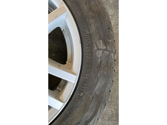 Jante en aluminium avec pneu (5x) - afbeelding 6 van  10