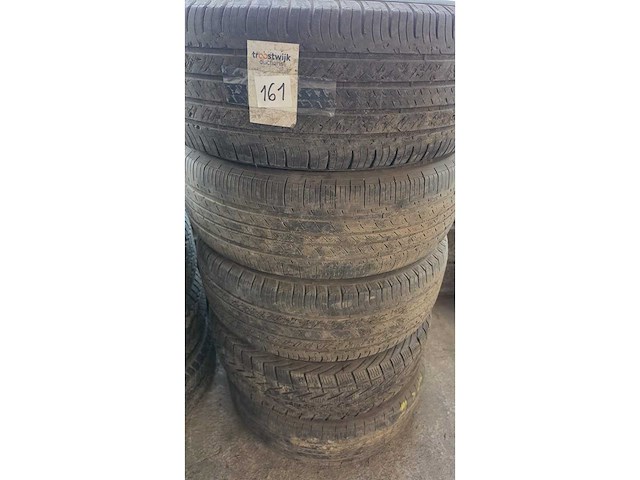 Jante en aluminium avec pneu (5x) - afbeelding 8 van  10