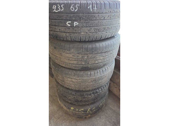 Jante en aluminium avec pneu (5x) - afbeelding 9 van  10