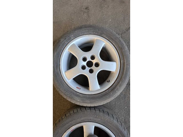 Jante en aluminium avec pneu (5x) - afbeelding 8 van  14