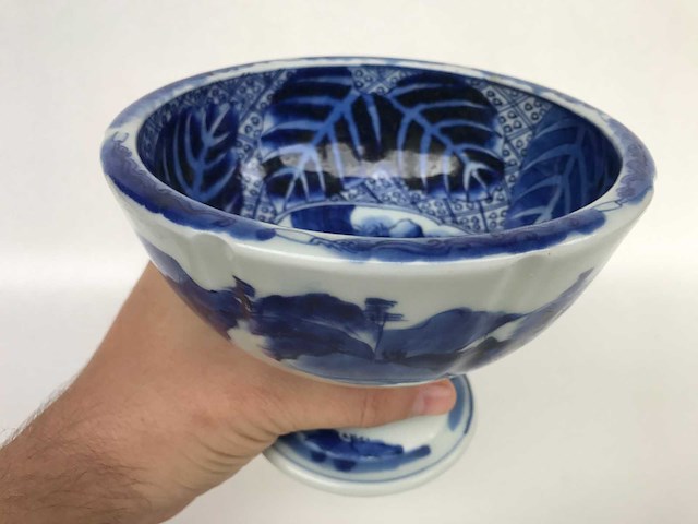 Japanese porcelain arita stemcup - afbeelding 2 van  24