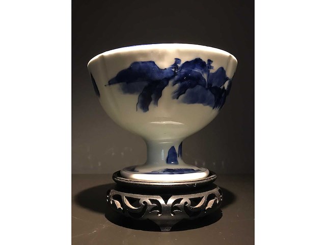 Japanese porcelain arita stemcup - afbeelding 14 van  24