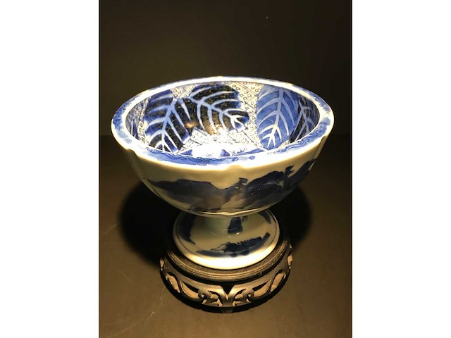 Japanese porcelain arita stemcup - afbeelding 15 van  24