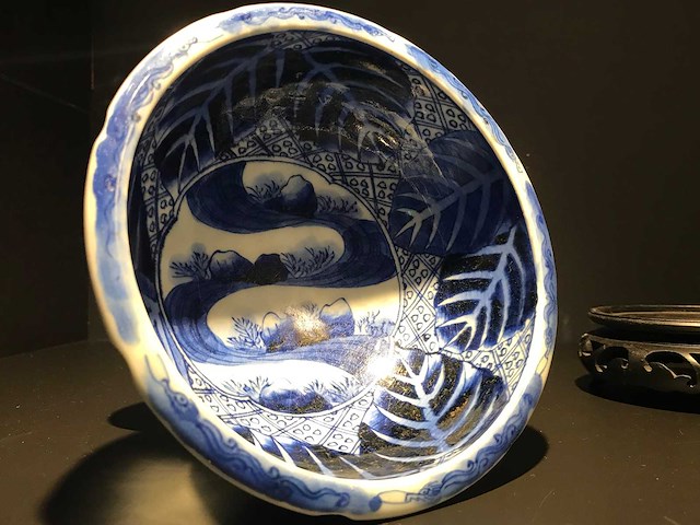 Japanese porcelain arita stemcup - afbeelding 17 van  24