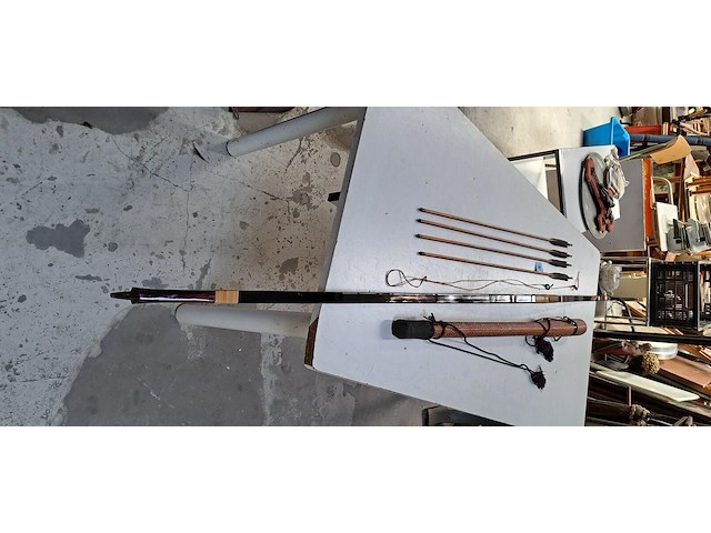 Japanse boog jikishin carbon met koker en 4 pijlen - afbeelding 1 van  3