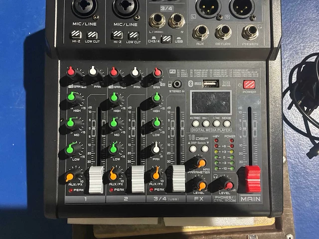 Jb systems live-4 analoge mengtafel - afbeelding 3 van  6