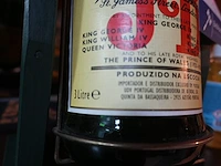 J&b whisky schenkhouder + fles j&b rare van 3 liter - afbeelding 2 van  3