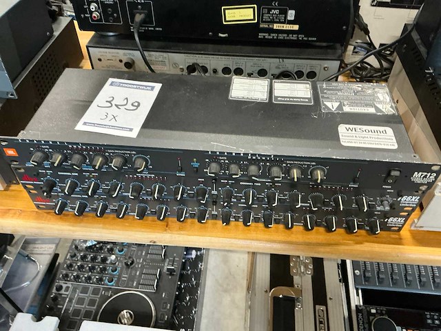 Jbl en dbx compressor limiter (3x) - afbeelding 1 van  4