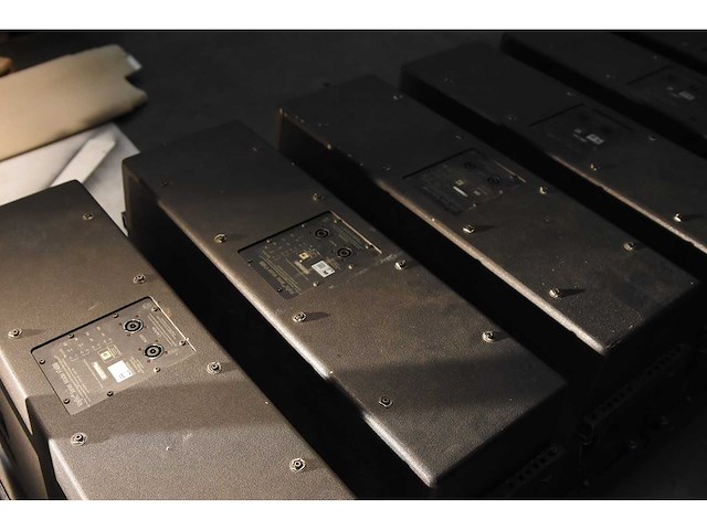 Jbl vertec vt4888 line array system (12x) - afbeelding 3 van  5