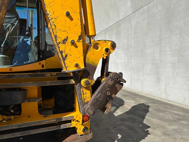 Jcb - 2002 - 4cx - graaflaadmachine - afbeelding 47 van  64