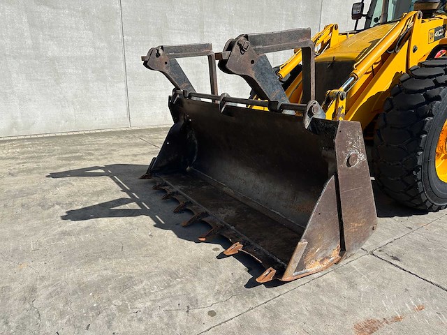 Jcb - 2002 - 4cx - graaflaadmachine - afbeelding 20 van  64