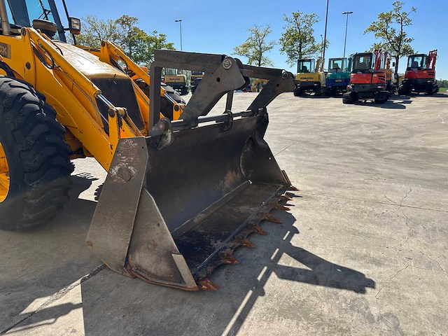Jcb - 2002 - 4cx - graaflaadmachine - afbeelding 22 van  64