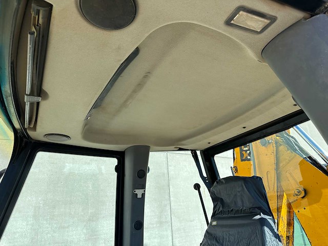 Jcb - 2002 - 4cx - graaflaadmachine - afbeelding 25 van  64