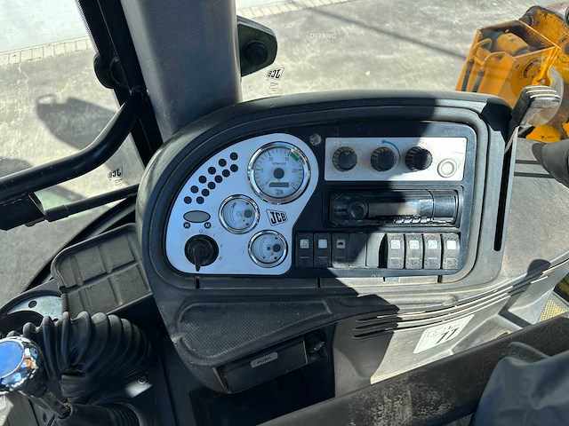 Jcb - 2002 - 4cx - graaflaadmachine - afbeelding 27 van  64