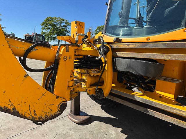 Jcb - 2002 - 4cx - graaflaadmachine - afbeelding 39 van  64