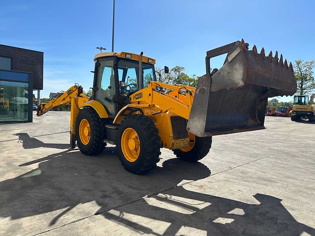 Jcb - 2002 - 4cx - graaflaadmachine - afbeelding 42 van  64