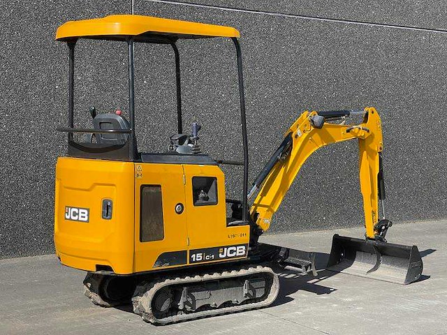 Jcb - 2019 - 15c-1 - rupsen graafmachine - afbeelding 1 van  26