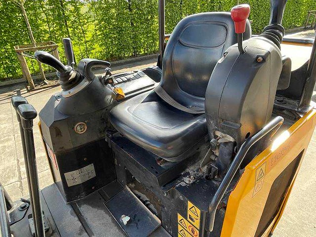 Jcb - 2019 - 15c-1 - rupsen graafmachine - afbeelding 2 van  26
