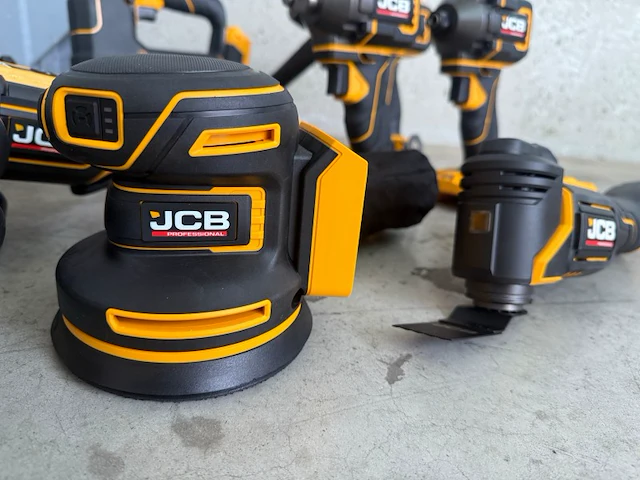 Jcb 12-delige set accugereedschappen - afbeelding 29 van  31